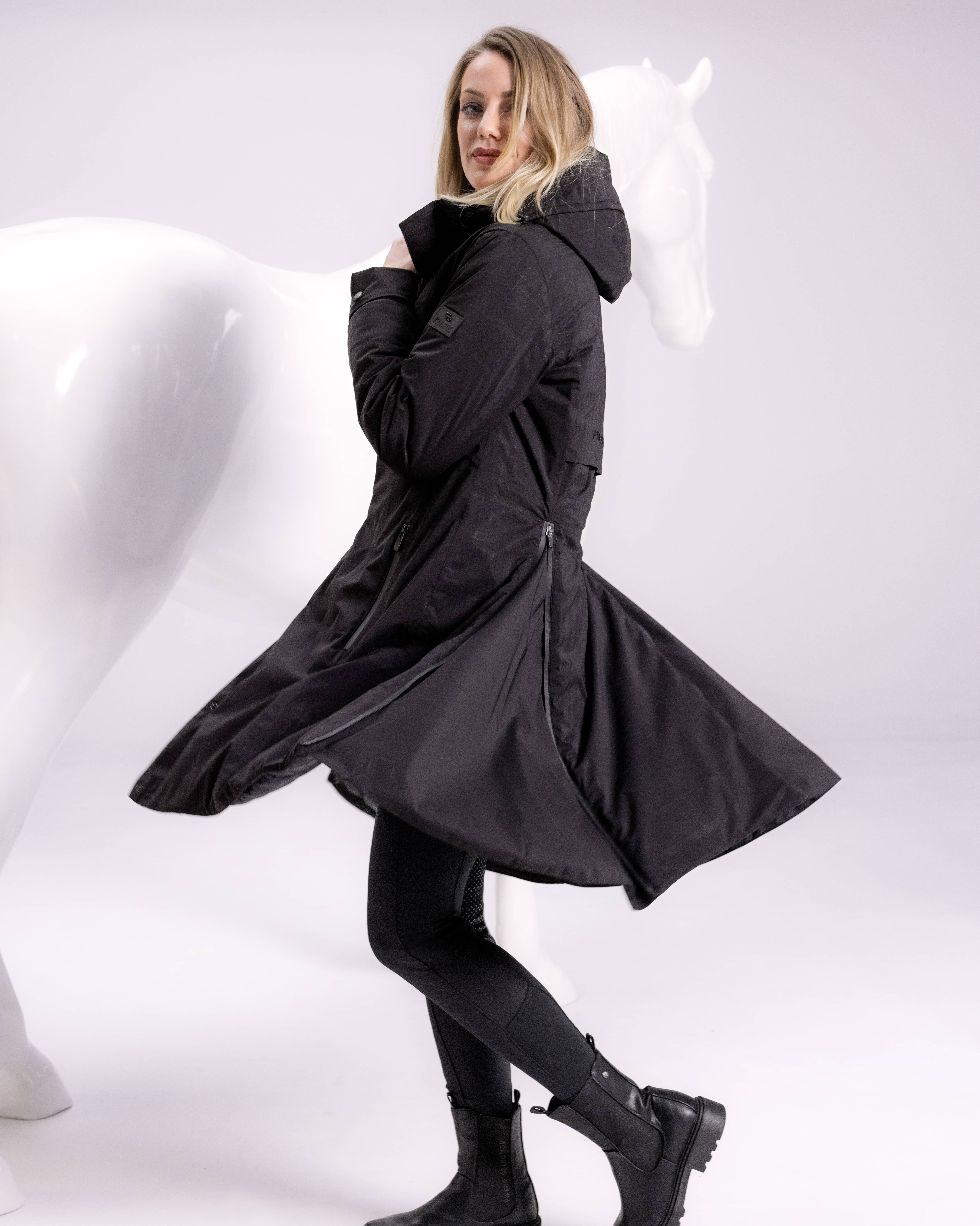 Mantel Damen Raincoat Selection in caviar